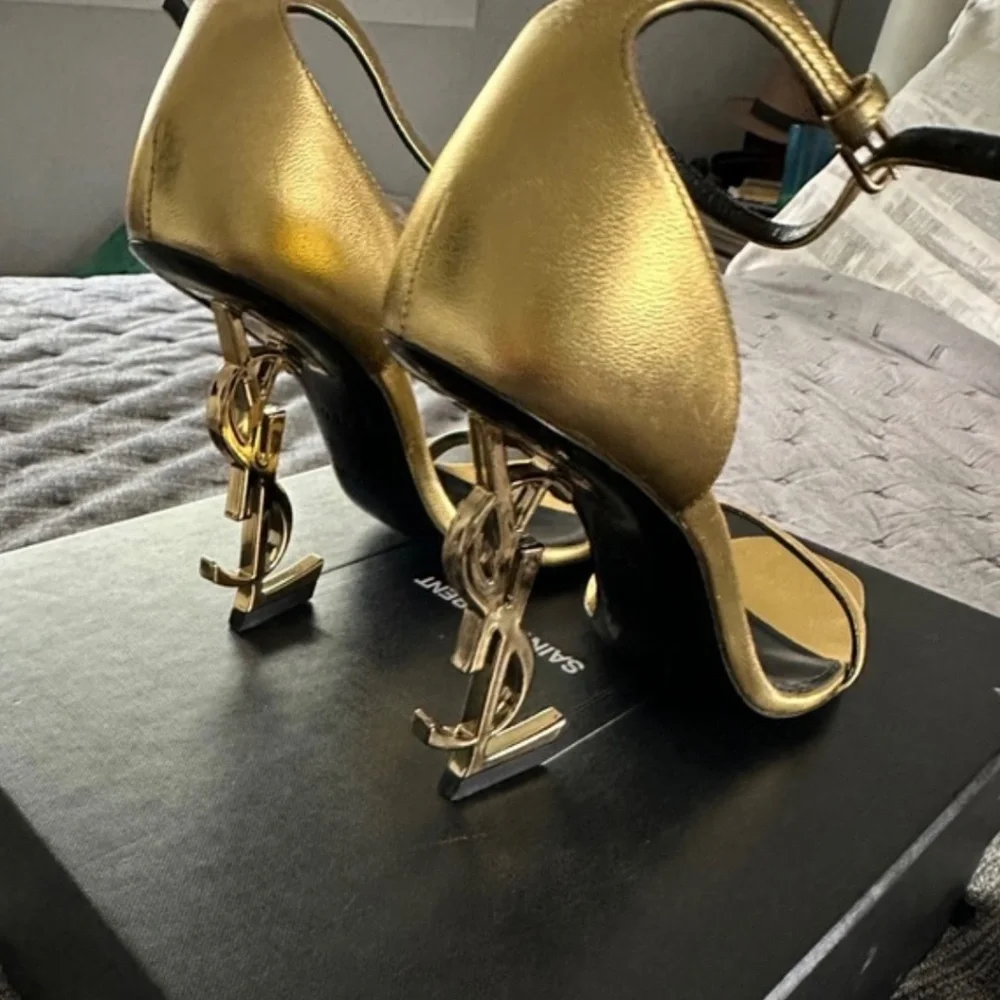 Yves Saint Laurent Opyum sandal size 6.5 - Picture 2 of 8